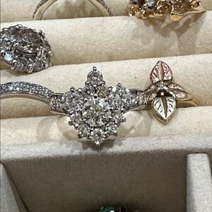 Platinum natural diamond crown ring